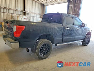 Trzecie zdjęcie samochodu z tyłu: 2017 NISSAN TITAN XD SV VIN:1N6BA1F32HN533301 - miniatura