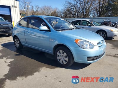 Czwarte zdjęcie samochodu z boku: 2011 HYUNDAI ACCENT GS VIN:KMHCM3AC2BU194193 - miniatura