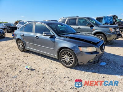 Czwarte zdjęcie samochodu z boku: 2010 VOLVO S40 2.4I VIN:YV1382MS7A2510472 - miniatura