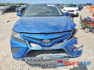 Piąte zdjęcie samochodu w środku: 2018 TOYOTA CAMRY SE VIN:4T1B11HK1JU077046 - miniatura