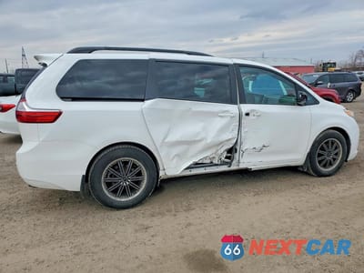 Trzecie zdjęcie samochodu z tyłu: 2017 TOYOTA SIENNA LE 8-PASSENGER VIN:5TDKZ3DC5HS808048 - miniatura