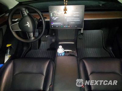 Zdjęcie 8 z 13 samochodu: 2025 TESLA MODEL Y VIN:7SAYGDED8SF227753 - miniatura