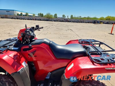 Piąte zdjęcie samochodu w środku: 2025 HONDA TRX520 FA VIN:1HFTE4623SJ101406 - miniatura