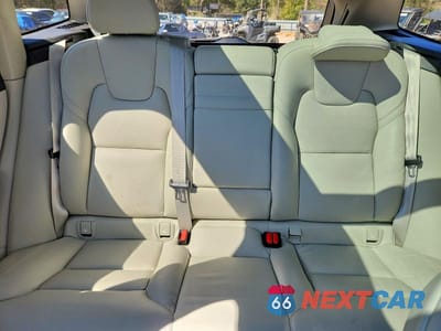 Zdjęcie 10 z 13 samochodu: 2022 VOLVO XC60 B5 MOMENTUM VIN:YV4L12DK0N1946731 - miniatura