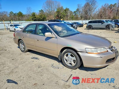 Czwarte zdjęcie samochodu z boku: 2000 HONDA ACCORD EX VIN:1HGCG6679YA146632 - miniatura