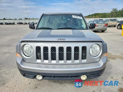 Piąte zdjęcie samochodu w środku: 2017 JEEP PATRIOT SPORT VIN:1C4NJPBA8HD119890 - miniatura