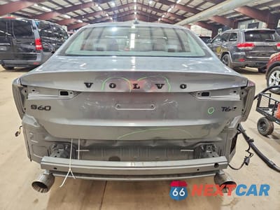 Zdjęcie 6 z 12 samochodu: 2020 VOLVO S60 T6 MOMENTUM VIN:7JRA22TK1LG043184 - miniatura