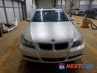Piąte zdjęcie samochodu w środku: 2006 BMW 325 I VIN:WBAVB135X6KX63408 - miniatura