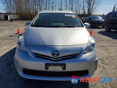 Piąte zdjęcie samochodu w środku: 2014 TOYOTA PRIUS V THREE VIN:JTDZN3EU5EJ001619 - miniatura