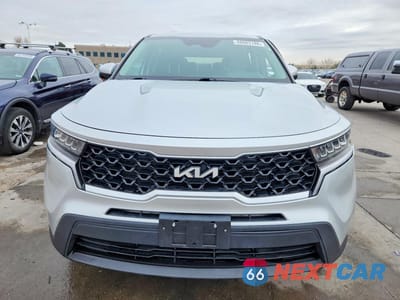 Piąte zdjęcie samochodu w środku: 2022 KIA SORENTO LX VIN:5XYRGDLC9NG113463 - miniatura