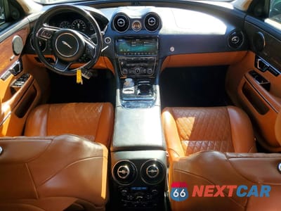 Zdjęcie 8 z 12 samochodu: 2019 JAGUAR XJL SUPERCHARGED VIN:SAJWA2GEXKMW22459 - miniatura