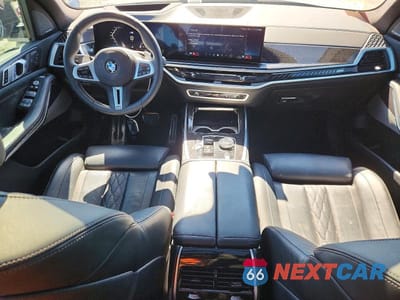 Zdjęcie 8 z 12 samochodu: 2025 BMW X7 M60I VIN:5UX33EM08S9X10045 - miniatura