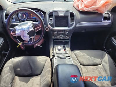 Zdjęcie 8 z 12 samochodu: 2018 CHRYSLER 300 TOURING VIN:2C3CCAAG3JH191601 - miniatura