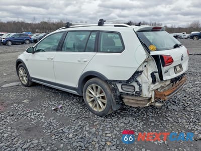 Drugie zdjęcie samochodu z przodu: 2017 VOLKSWAGEN GOLF ALLTRACK S VIN:3VWH17AUXHM537197 - miniatura
