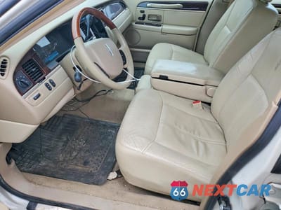 Zdjęcie 7 z 12 samochodu: 2007 LINCOLN TOWN CAR SIGNATURE LIMITED VIN:1LNHM82V77Y626912 - miniatura