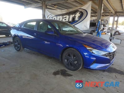 Czwarte zdjęcie samochodu z boku: 2023 HYUNDAI ELANTRA SEL VIN:5NPLM4AG6PH094967 - miniatura