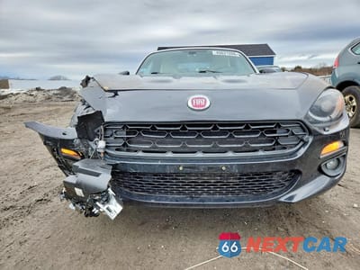 Piąte zdjęcie samochodu w środku: 2018 FIAT 124 SPIDER CLASSICA VIN:JC1NFAEK1J0140111 - miniatura