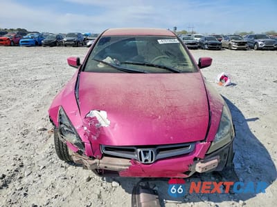 Piąte zdjęcie samochodu w środku: 2003 HONDA ACCORD LX VIN:1HGCM56393A056440 - miniatura