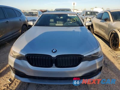 Piąte zdjęcie samochodu w środku: 2018 BMW 530E VIN:WBAJA9C50JB033015 - miniatura