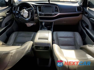 Zdjęcie 8 z 13 samochodu: 2018 TOYOTA HIGHLANDER LIMITED VIN:5TDYZRFHXJS279479 - miniatura