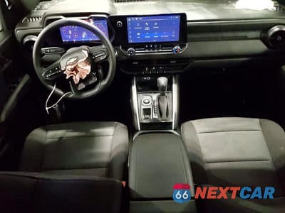 Zdjęcie 8 z 12 samochodu: 2024 CHEV COLORADO VIN:1GCGTBEC7R1126495 - miniatura