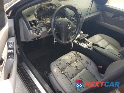 Zdjęcie 8 z 12 samochodu: 2008 MERCEDES-BENZ C 300 VIN:WDDGF54X48F066373 - miniatura