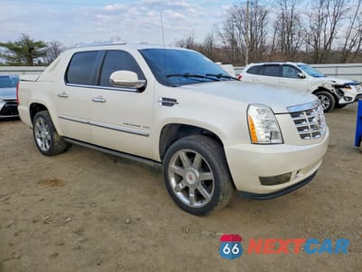 Czwarte zdjęcie samochodu z boku: 2011 CADILLAC ESCALADE EXT PREMIUM VIN:3GYT4NEFXBG242265 - miniatura