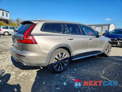 Trzecie zdjęcie samochodu z tyłu: 2020 VOLVO V60 CROSS COUNTRY T5 MOMENTUM VIN:YV4102WK6L1041236 - miniatura