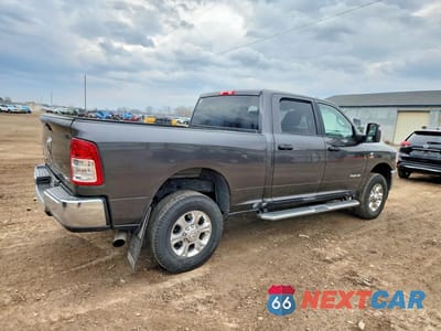 Trzecie zdjęcie samochodu z tyłu: 2024 RAM 2500 BIG HORN VIN:3C6UR5DLXRG101233 - miniatura