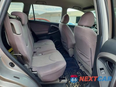 Zdjęcie 10 z 11 samochodu: 2006 TOYOTA RAV4 BASE VIN:JTMZD33V766008994 - miniatura