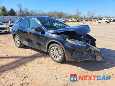 Czwarte zdjęcie samochodu z boku: 2021 FORD ESCAPE SE VIN:1FMCU0BZ3MUA30102 - miniatura