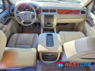 Zdjęcie 8 z 13 samochodu: 2011 GMC YUKON SLT VIN:1GKS2CE00BR262035 - miniatura