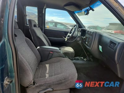 Zdjęcie 10 z 12 samochodu: 1997 CHEVROLET S TRUCK S10 VIN:1GCDT19W3V8100298 - miniatura