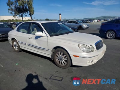 Czwarte zdjęcie samochodu z boku: 2004 HYUNDAI SONATA GLS VIN:KMHWF35H24A078445 - miniatura