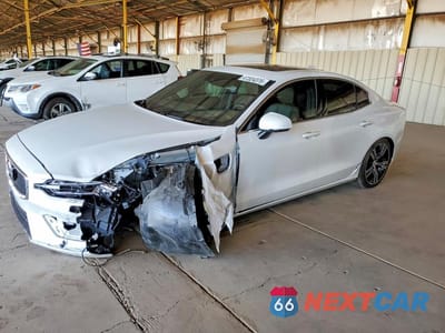 2022 VOLVO S60 T8 RECHARGE INSCRIPTION 7JRH60FL3NG192680 - główne zdjęcie licytacji z USA - miniatura