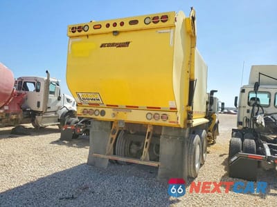 Czwarte zdjęcie samochodu z boku: 2016 MACK LEU613 REFUSE TRUCK VIN:1M2AU04CXGM010434 - miniatura