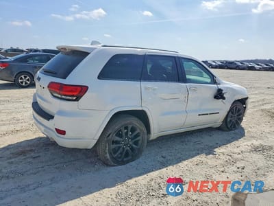 Trzecie zdjęcie samochodu z tyłu: 2022 JEEP GRAND CHEROKEE LAREDO E VIN:1C4RJEAG7NC127198 - miniatura