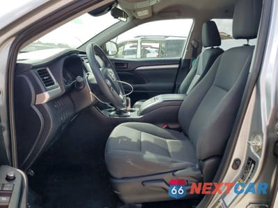 Zdjęcie 7 z 12 samochodu: 2019 TOYOTA HIGHLANDER LE VIN:5TDZZRFHXKS298331 - miniatura