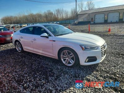 Czwarte zdjęcie samochodu z boku: 2019 AUDI A5 PREMIUM VIN:WAUANCF5XKA055270 - miniatura