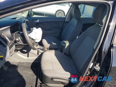 Zdjęcie 7 z 12 samochodu: 2018 KIA FORTE LX VIN:3KPFK4A73JE268718 - miniatura