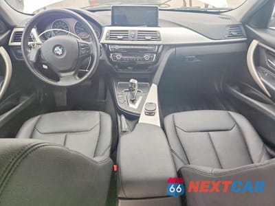 Zdjęcie 8 z 12 samochodu: 2016 BMW 320 XI VIN:WBA8E5G53GNU19747 - miniatura