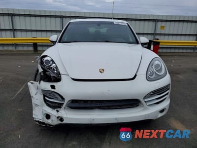 Piąte zdjęcie samochodu w środku: 2014 PORSCHE CAYENNE VIN:WP1AA2A23ELA00575 - miniatura