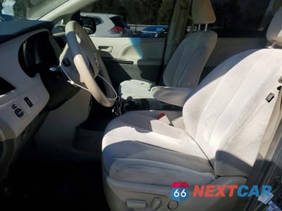 Zdjęcie 7 z 13 samochodu: 2012 TOYOTA SIENNA LE 8-PASSENGER VIN:5TDKK3DC1CS224582 - miniatura