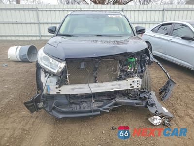 Piąte zdjęcie samochodu w środku: 2019 TOYOTA HIGHLANDER XLE VIN:5TDJZRFH6KS918234 - miniatura