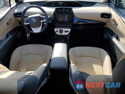 Zdjęcie 8 z 11 samochodu: 2017 TOYOTA PRIUS FOUR VIN:JTDKARFU4H3036045 - miniatura