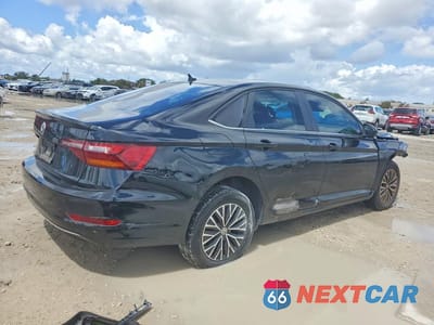 Trzecie zdjęcie samochodu z tyłu: 2019 VOLKSWAGEN JETTA S VIN:3VWCB7BU1KM241899 - miniatura