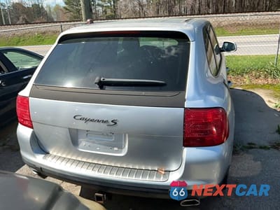 Czwarte zdjęcie samochodu z boku: 2004 PORSCHE CAYENNE S VIN:WP1AB29P44LA72803 - miniatura