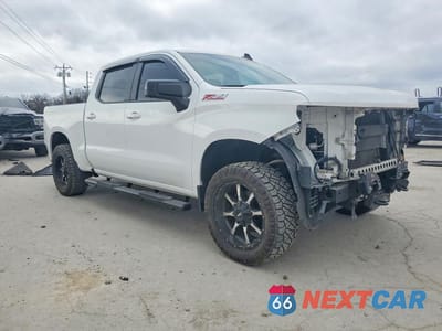 Czwarte zdjęcie samochodu z boku: 2019 CHEVROLET SILVERADO K1500 RST VIN:1GCUYEED6KZ144296 - miniatura