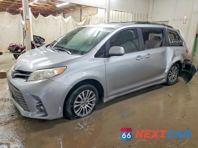 2018 TOYOTA SIENNA XLE 8-PASSENGER 5TDYZ3DC0JS913855 - główne zdjęcie licytacji z USA - miniatura