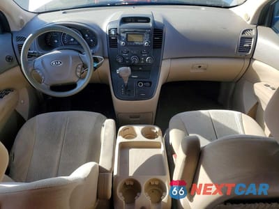 Zdjęcie 8 z 13 samochodu: 2011 KIA SEDONA LX VIN:KNDMG4C76B6384847 - miniatura